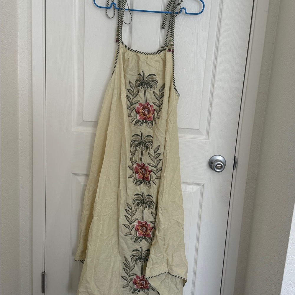 FARM Rio Cream Dress with Floral Embroidery